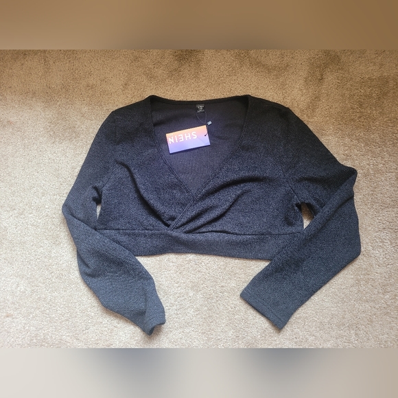 Shein Plus Size Crop Top sweater material - Picture 3 of 6